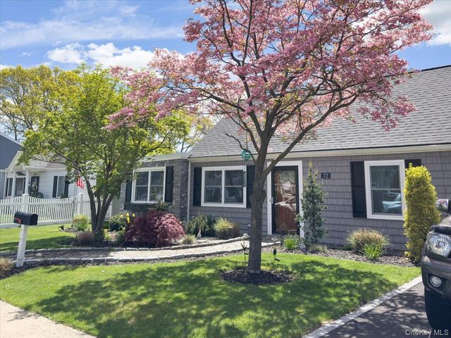 72 Cleveland Avenue, Massapequa, NY 11758