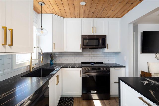 72 Cleveland Avenue, Massapequa, NY 11758