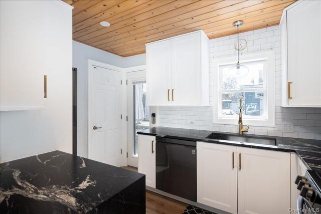 72 Cleveland Avenue, Massapequa, NY 11758