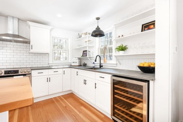 560 Jerusalem Rd, Cohasset, MA 02025