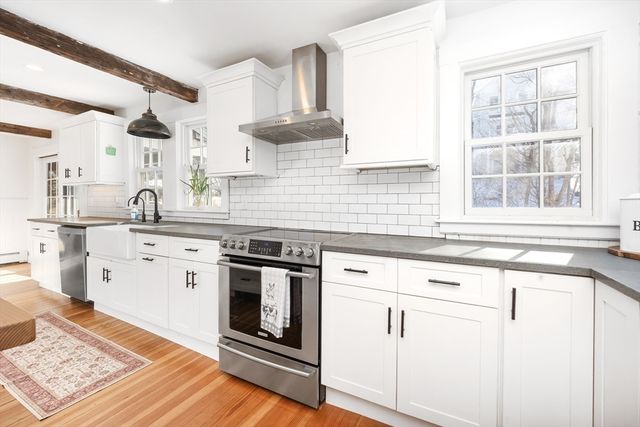 560 Jerusalem Rd, Cohasset, MA 02025