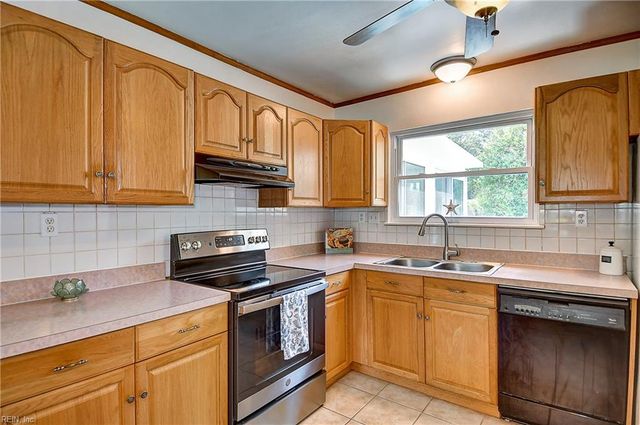 600 Sandy Springs LN, Virginia Beach, VA 23452