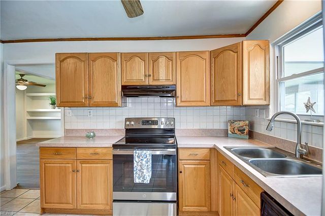 600 Sandy Springs LN, Virginia Beach, VA 23452