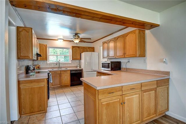 600 Sandy Springs LN, Virginia Beach, VA 23452