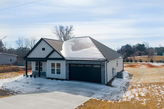 931 Ferree Road, Campobello, SC 29322