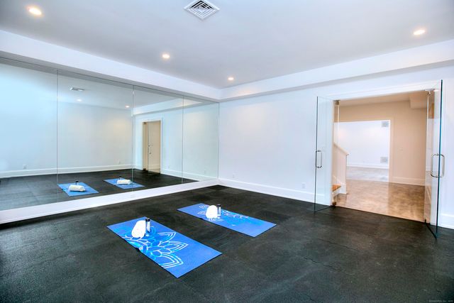 125 Old Road, Westport, CT 06880