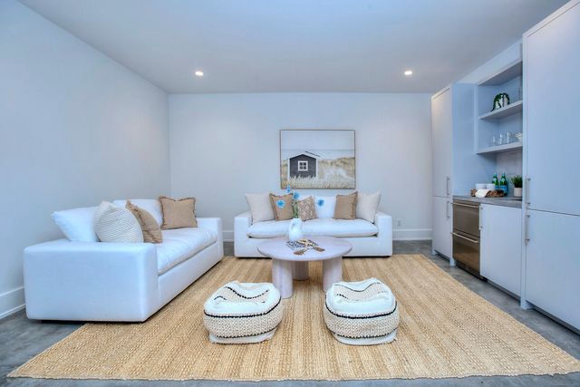 125 Old Road, Westport, CT 06880