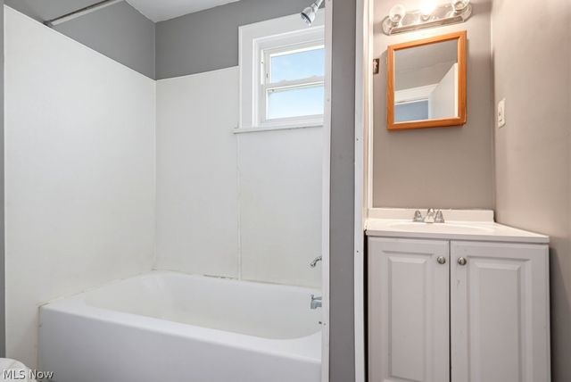 20740 Tracy Avenue, Euclid, OH 44123