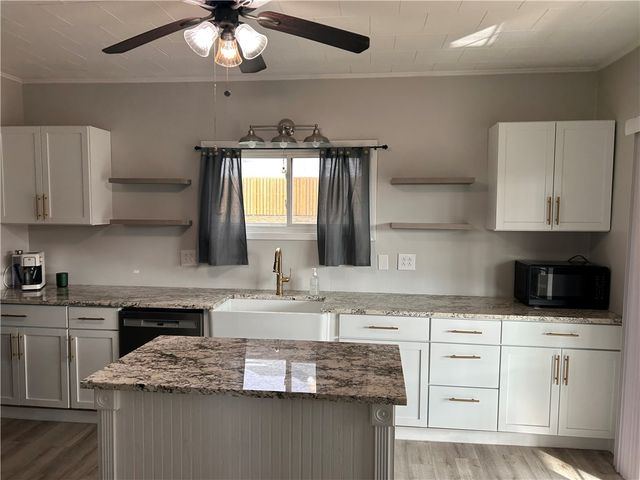 230 Maple St, Everson, PA 15631