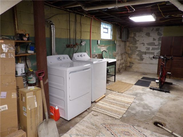 230 Maple St, Everson, PA 15631