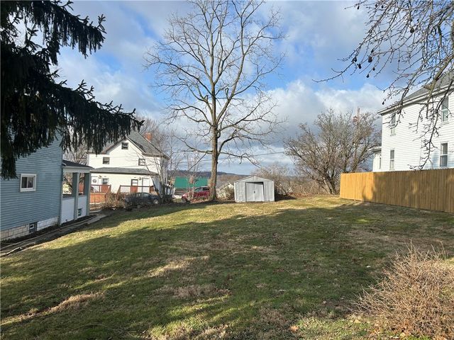 230 Maple St, Everson, PA 15631