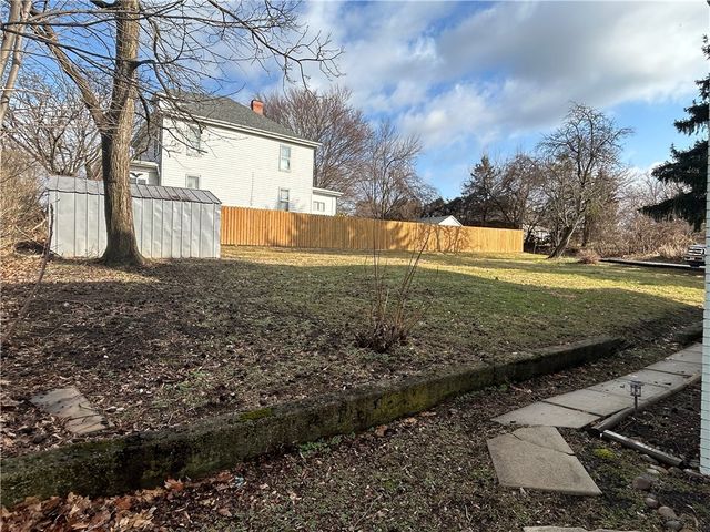230 Maple St, Everson, PA 15631
