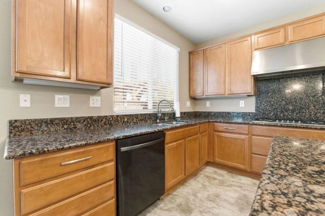 24102 Madeira Ln, Murrieta, CA 92562