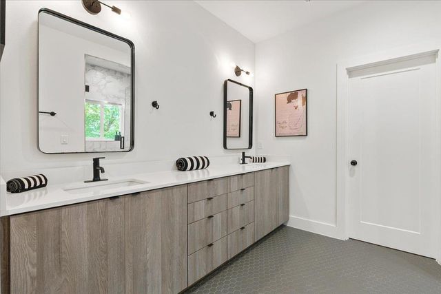 1404 E M Franklin Ave 1, Austin, TX 78721