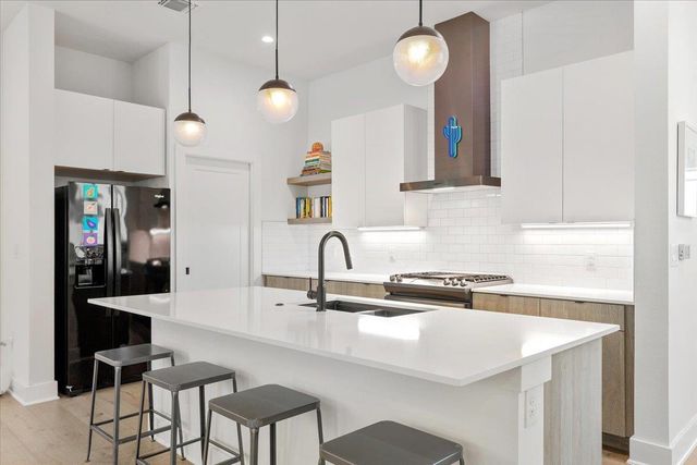 1404 E M Franklin Ave 1, Austin, TX 78721
