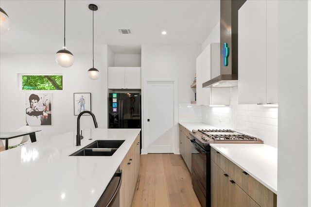1404 E M Franklin Ave 1, Austin, TX 78721