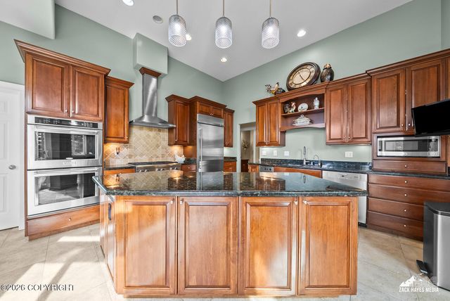 5805 Prominence Pointe Drive, Anchorage, AK 99516