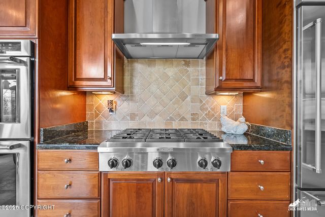 5805 Prominence Pointe Drive, Anchorage, AK 99516