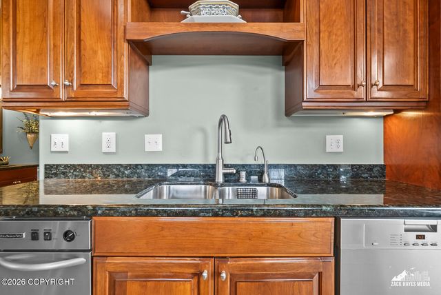 5805 Prominence Pointe Drive, Anchorage, AK 99516