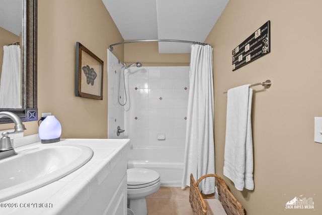 5805 Prominence Pointe Drive, Anchorage, AK 99516