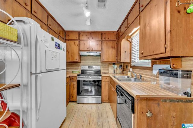 182 WOFFORD LANE, Oneonta, AL 35121