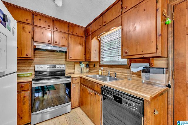 182 WOFFORD LANE, Oneonta, AL 35121