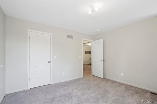 28986 Christopher Lane, Southfield, MI 48034