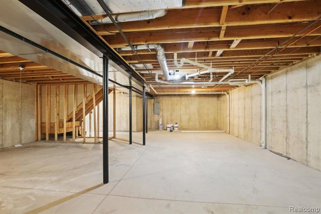 28986 Christopher Lane, Southfield, MI 48034