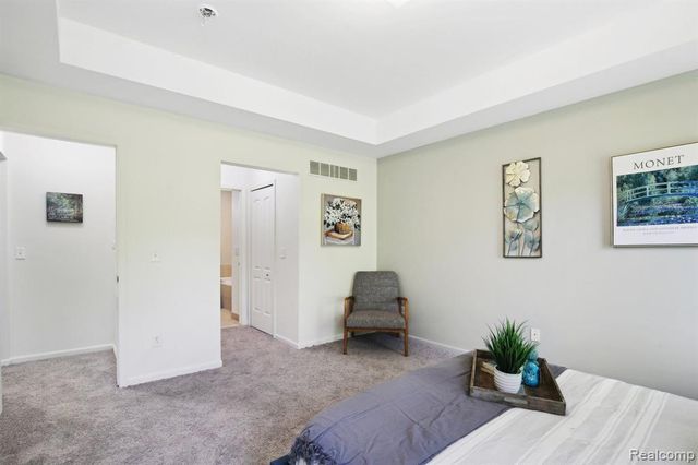 28986 Christopher Lane, Southfield, MI 48034