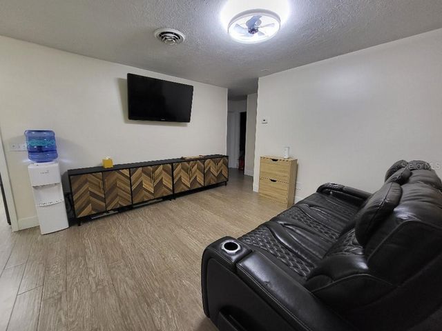 995 EMERALD DRIVE, Mount Dora, FL 32757