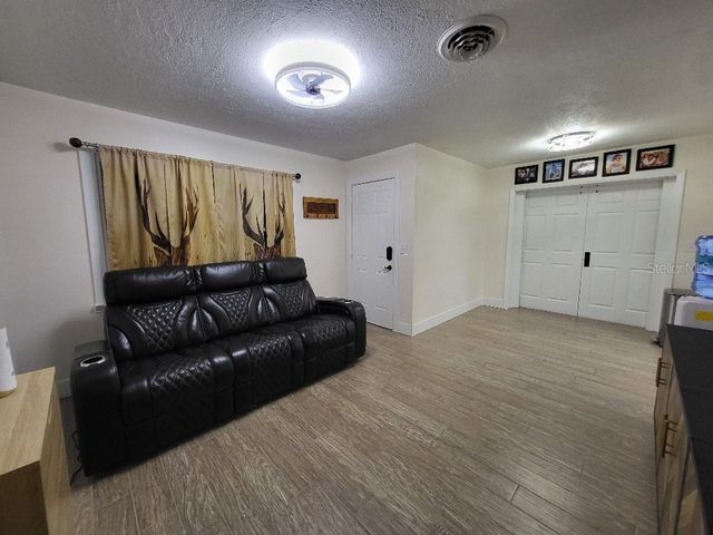 995 EMERALD DRIVE, Mount Dora, FL 32757