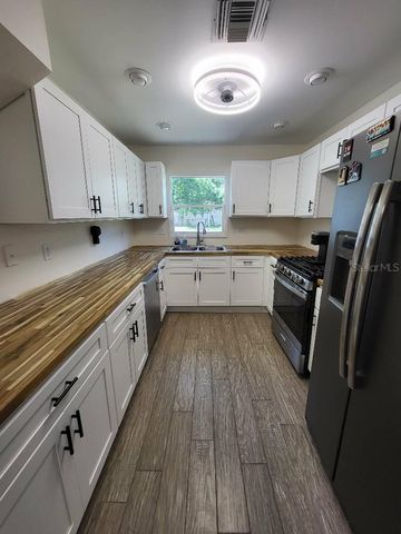 995 EMERALD DRIVE, Mount Dora, FL 32757