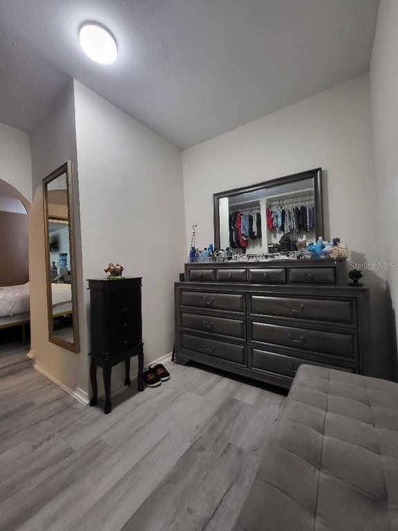 Image 18 of property listing at 995 EMERALD DRIVE, Mount Dora, FL 32757