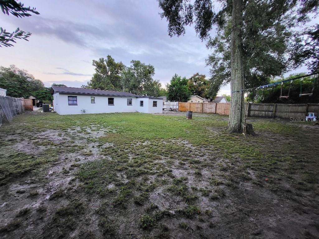 Image 4 of property listing at 995 EMERALD DRIVE, Mount Dora, FL 32757