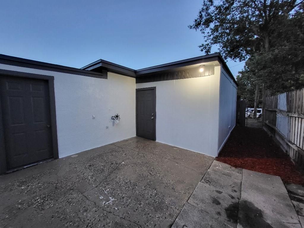 Image 8 of property listing at 995 EMERALD DRIVE, Mount Dora, FL 32757