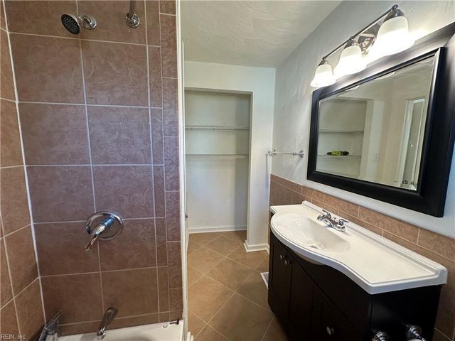 4914 Krick ST, Norfolk, VA 23513