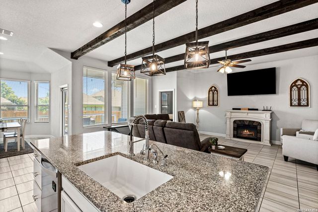 1567 Founders Park, New Braunfels, TX 78132