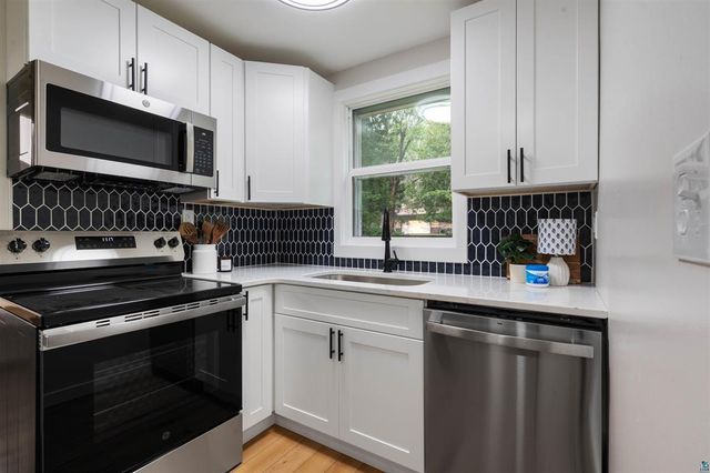 4201 Lavaque Road, Hermantown, MN 55811