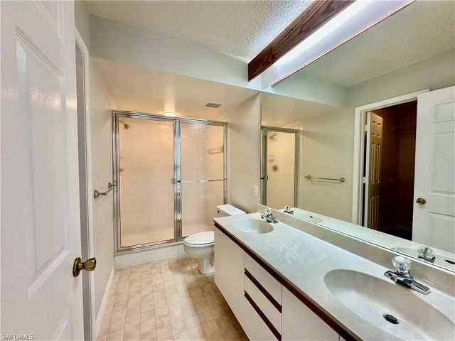 137 Wading Bird CIR F-204, Naples, FL 34110