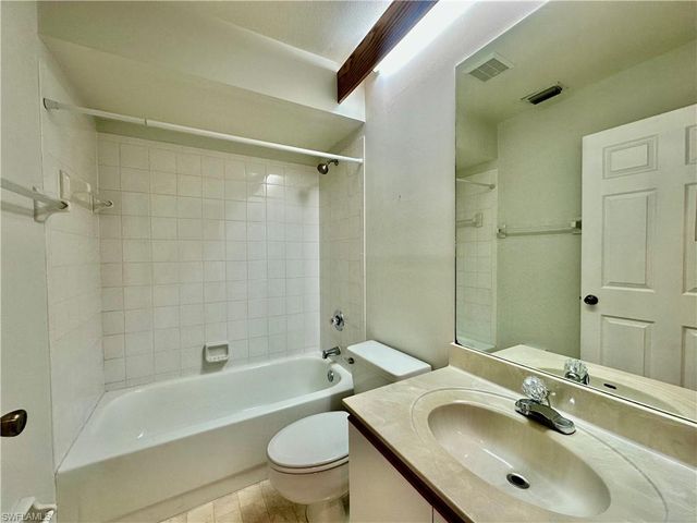 137 Wading Bird CIR F-204, Naples, FL 34110