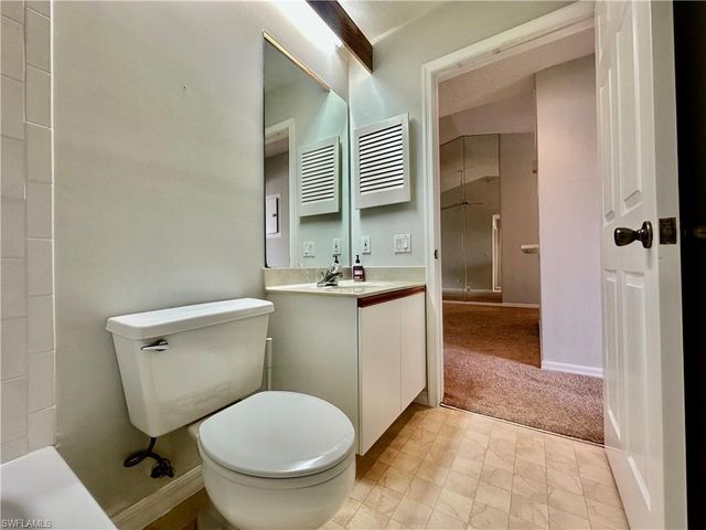 137 Wading Bird CIR F-204, Naples, FL 34110