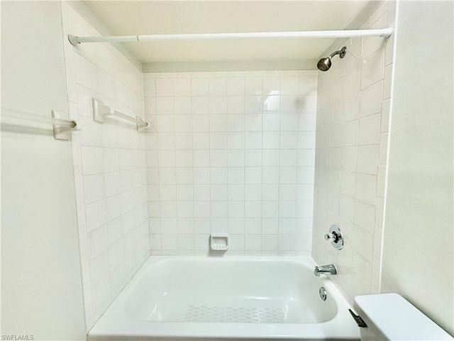 137 Wading Bird CIR F-204, Naples, FL 34110