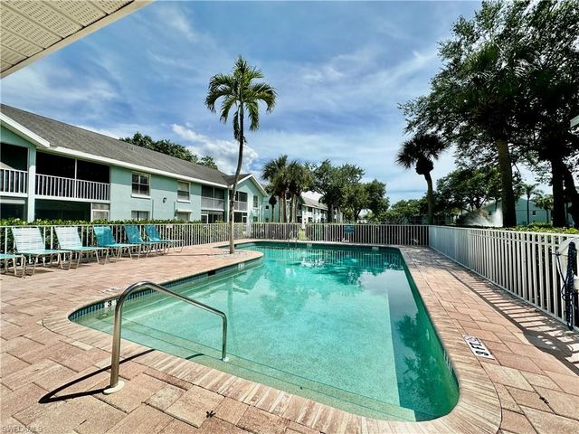137 Wading Bird CIR F-204, Naples, FL 34110
