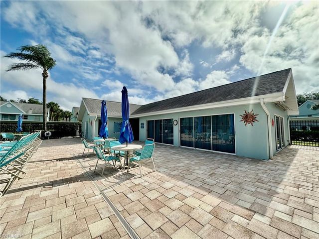 137 Wading Bird CIR F-204, Naples, FL 34110