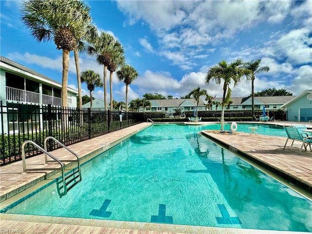 137 Wading Bird CIR F-204, Naples, FL 34110