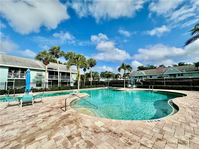 137 Wading Bird CIR F-204, Naples, FL 34110