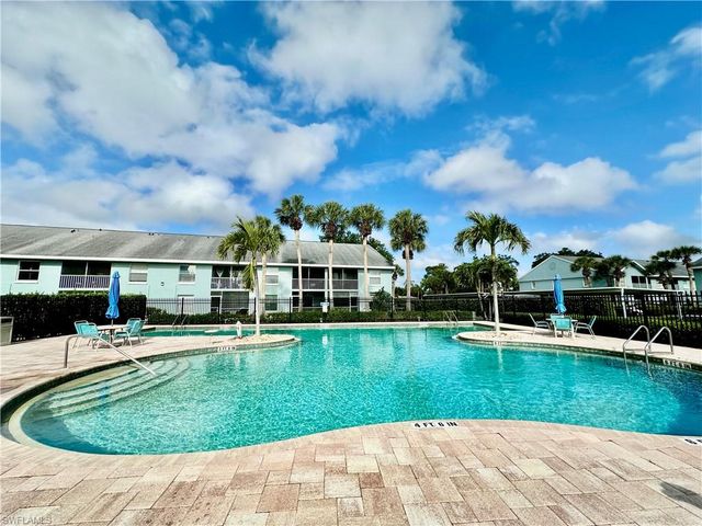 137 Wading Bird CIR F-204, Naples, FL 34110