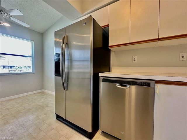 137 Wading Bird CIR F-204, Naples, FL 34110