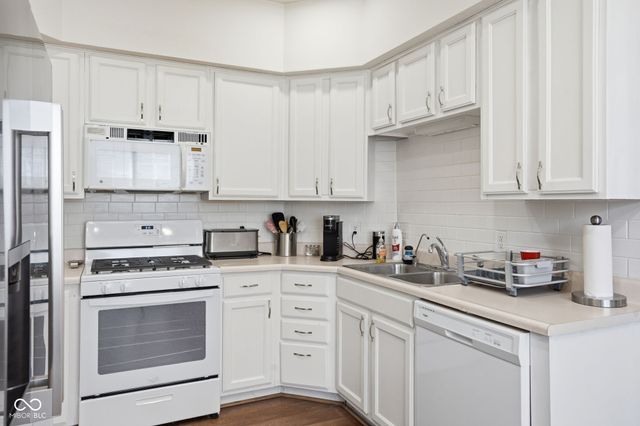 6906 Harbour Woods Overlook, Noblesville, IN 46062