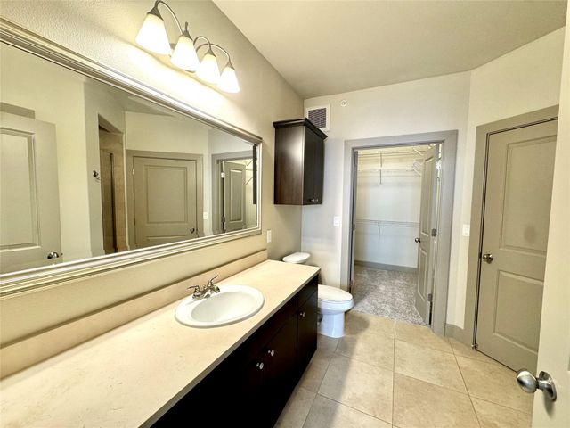 1340 W Gray Street 220, Houston, TX 77019